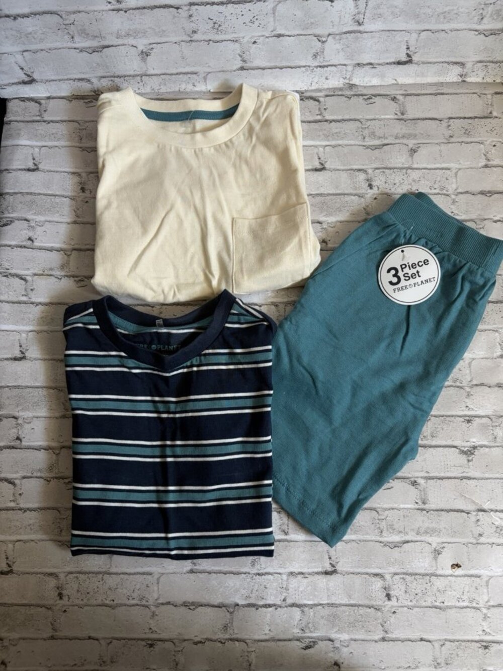 Free Planet Boys Teal 3 Piece Shirts And Shorts Set Size 5/6 NWT
